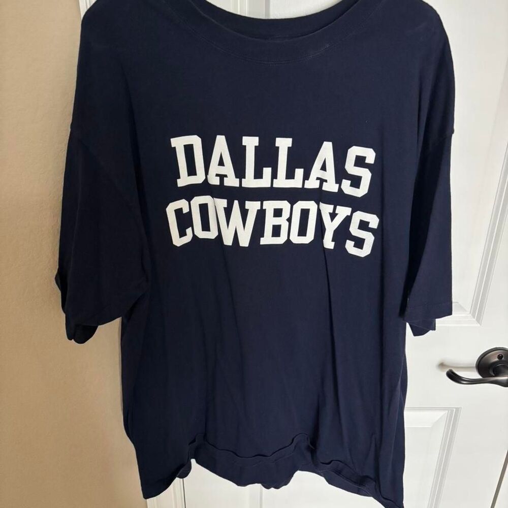 Reebok Men's Navy and Blue T-shirt